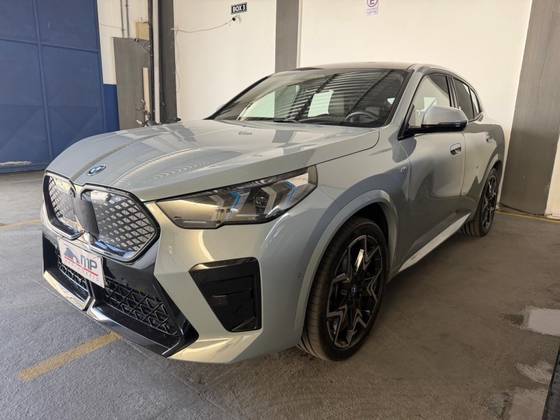 BMW iX2 64,8 KW ELÉTRICO XDRIVE30 M SPORT